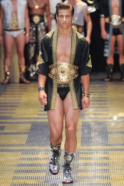 Look 1
